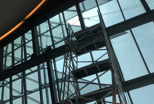 朗豪酒店大堂高空清洗